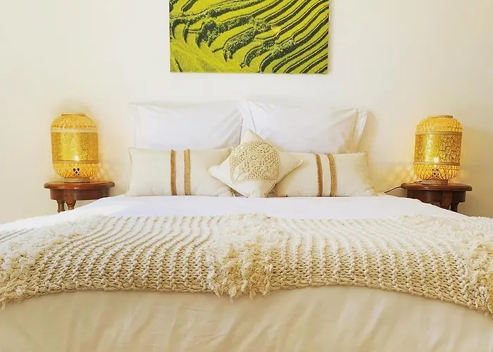 Le Petit Bali Spacieuse Villa pour 8 avec Piscine
